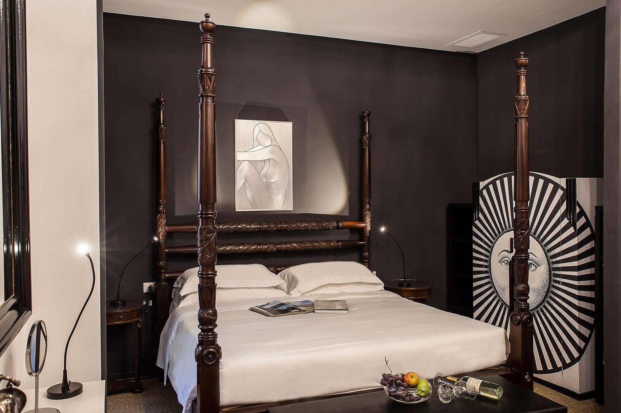 Porcellino Gallery Art Boutique Bb Bed and breakfast